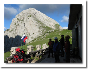 Jutro pred Kamniško kočo - Brana